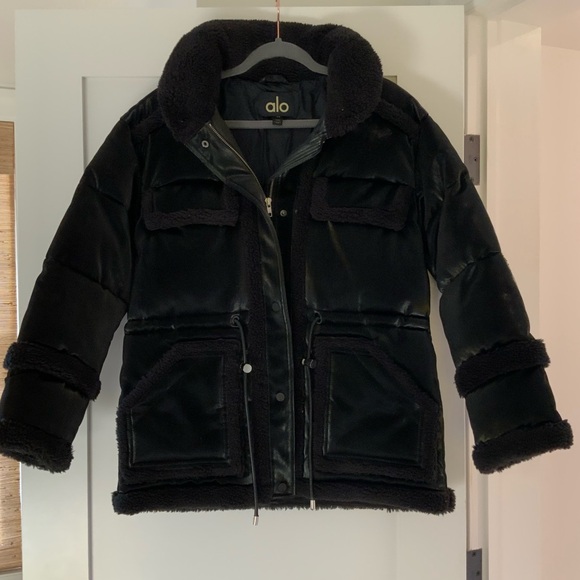 ALO Ice Breaker Puffer Jacket - Black- - Picture 5 of 12